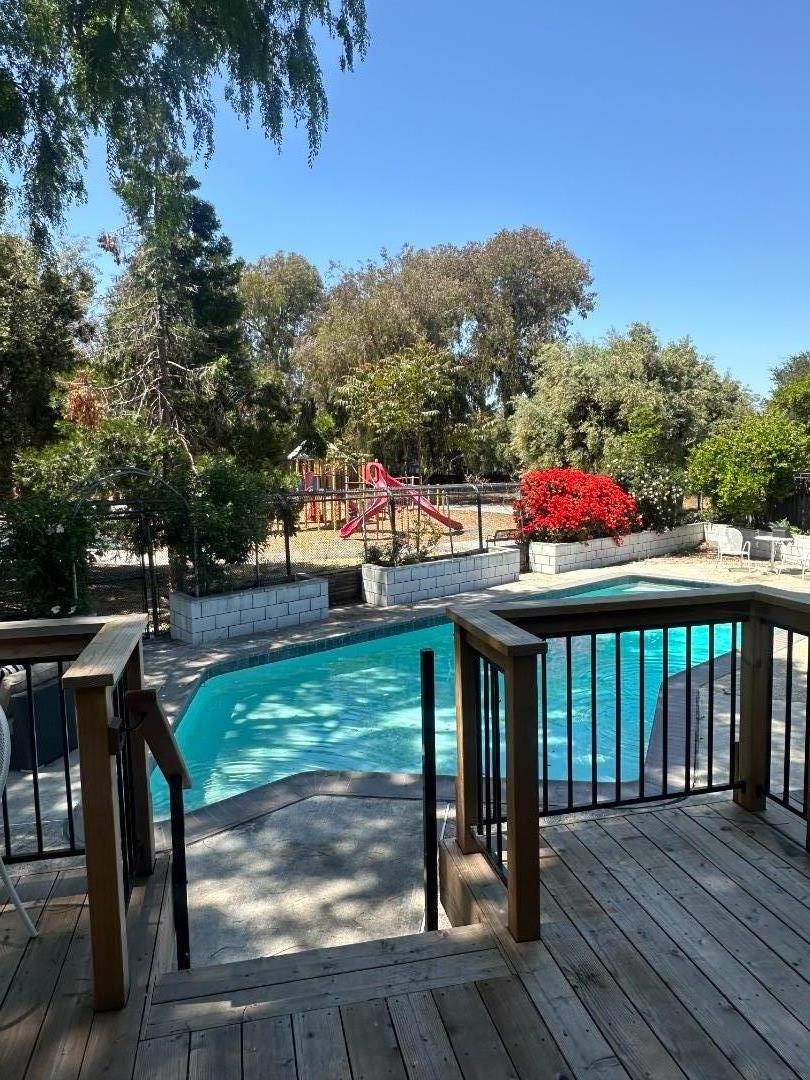 Detail Gallery Image 25 of 29 For 443 Thames Park Ct, San Jose,  CA 95136 - 4 Beds | 2/1 Baths