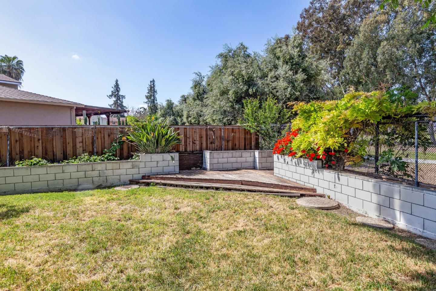 Detail Gallery Image 27 of 29 For 443 Thames Park Ct, San Jose,  CA 95136 - 4 Beds | 2/1 Baths