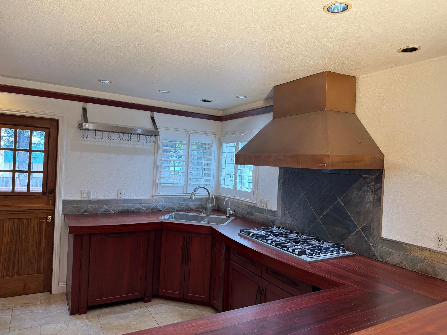 Detail Gallery Image 12 of 40 For 336 Morse Ct, Marina,  CA 93933 - 4 Beds | 3 Baths