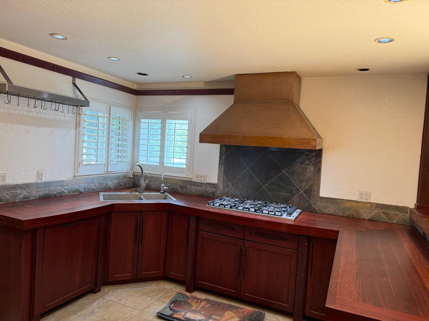 Detail Gallery Image 13 of 40 For 336 Morse Ct, Marina,  CA 93933 - 4 Beds | 3 Baths