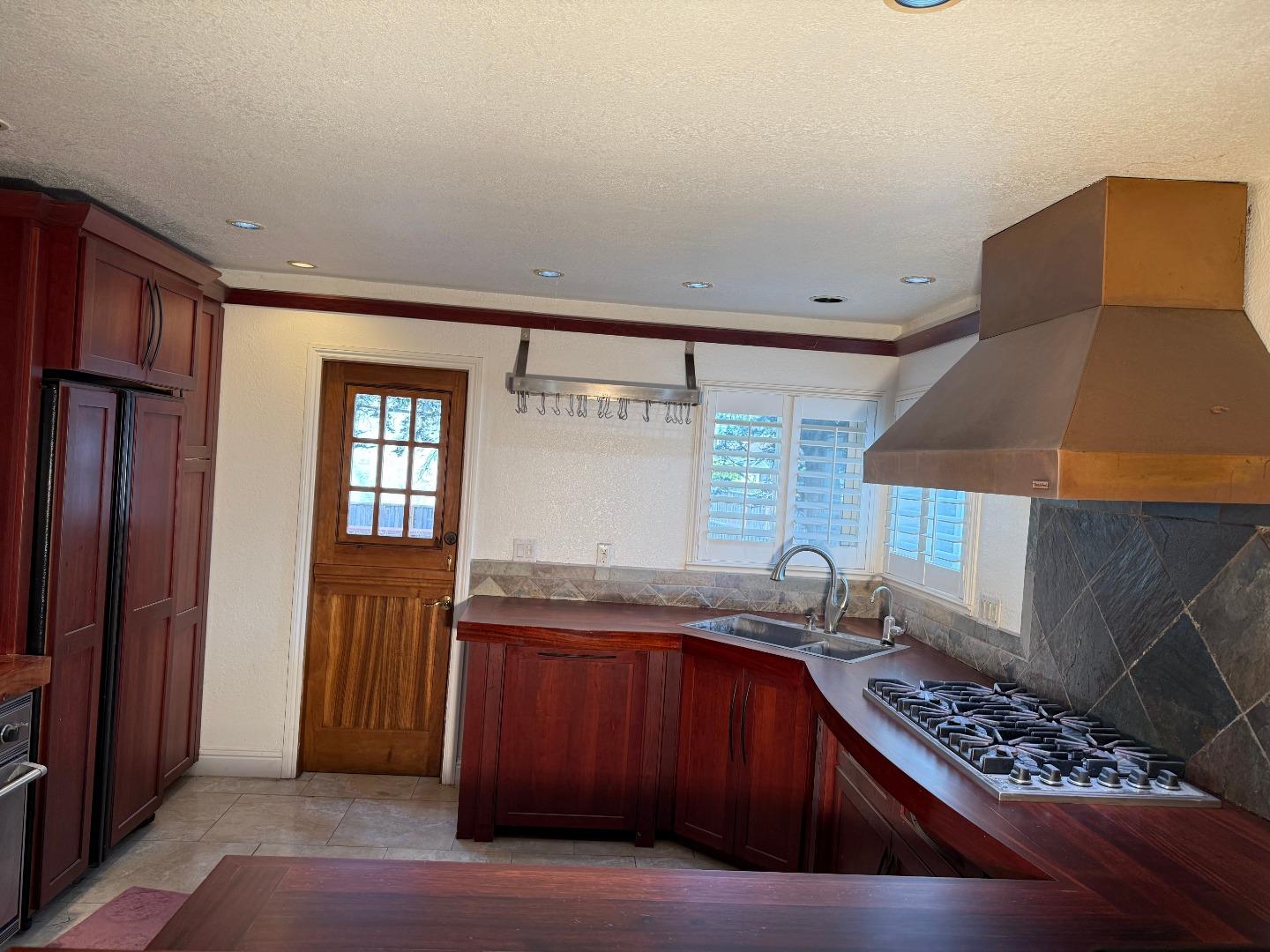 Detail Gallery Image 14 of 40 For 336 Morse Ct, Marina,  CA 93933 - 4 Beds | 3 Baths