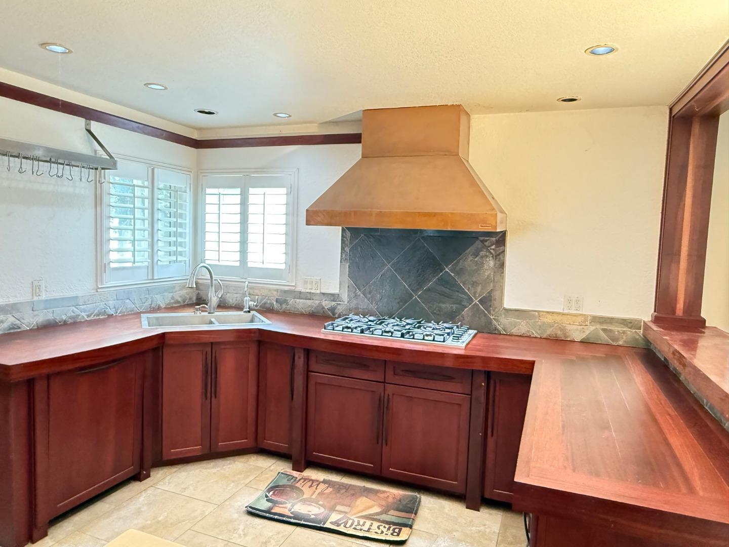 Detail Gallery Image 16 of 40 For 336 Morse Ct, Marina,  CA 93933 - 4 Beds | 3 Baths