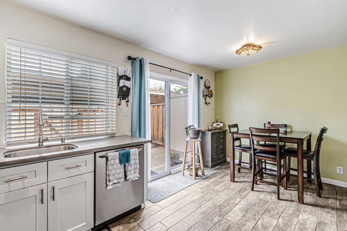 Detail Gallery Image 13 of 31 For 5465 Don Edmondo Ct, San Jose,  CA 95123 - 2 Beds | 1/1 Baths