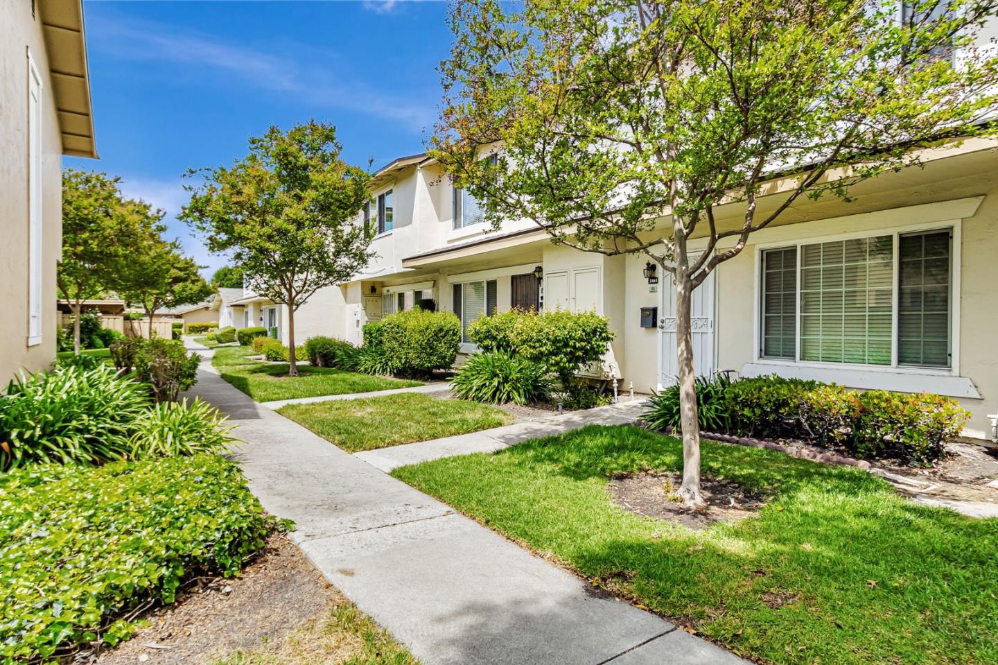 Detail Gallery Image 2 of 31 For 5465 Don Edmondo Ct, San Jose,  CA 95123 - 2 Beds | 1/1 Baths