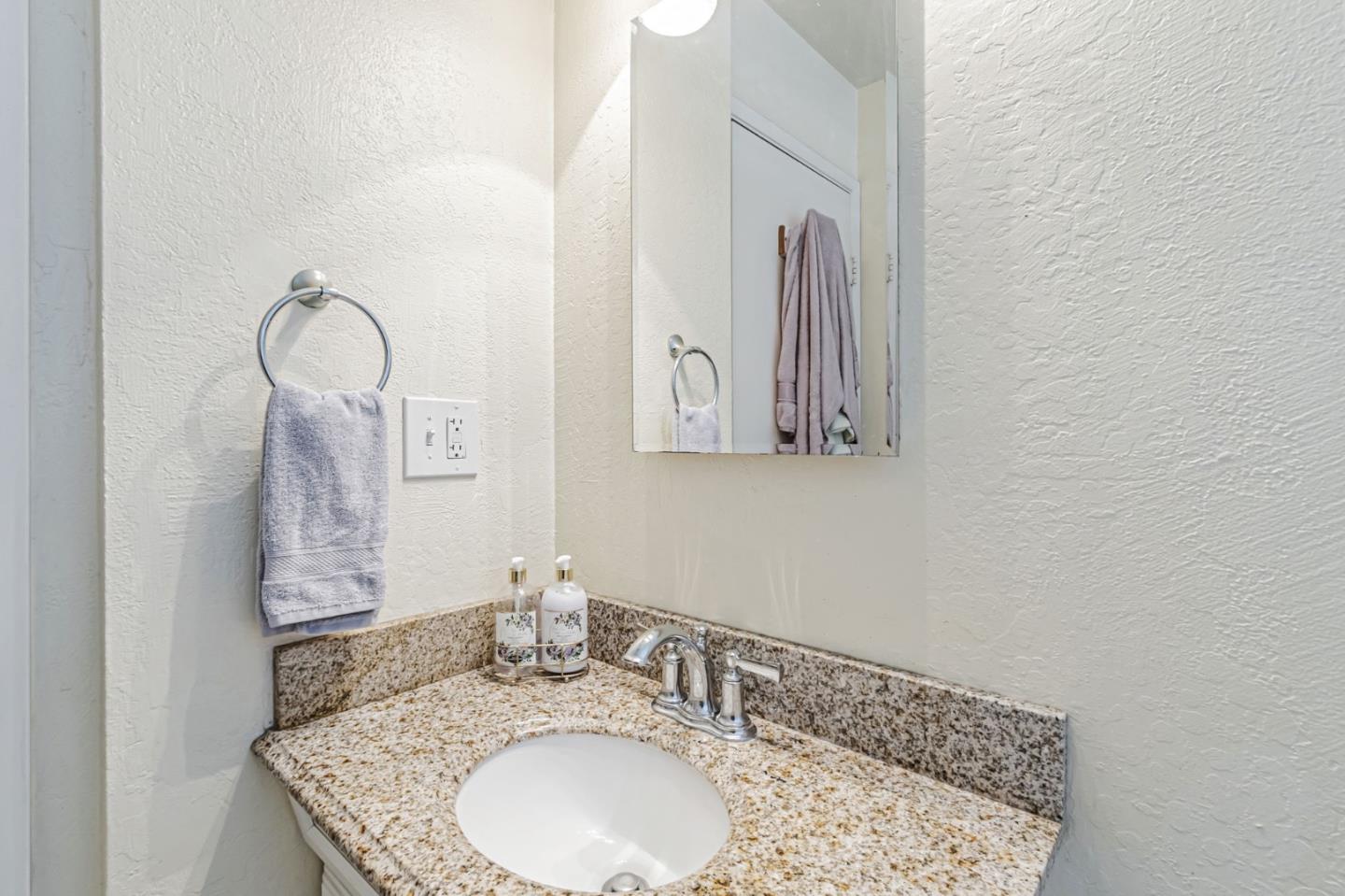 Detail Gallery Image 24 of 31 For 5465 Don Edmondo Ct, San Jose,  CA 95123 - 2 Beds | 1/1 Baths