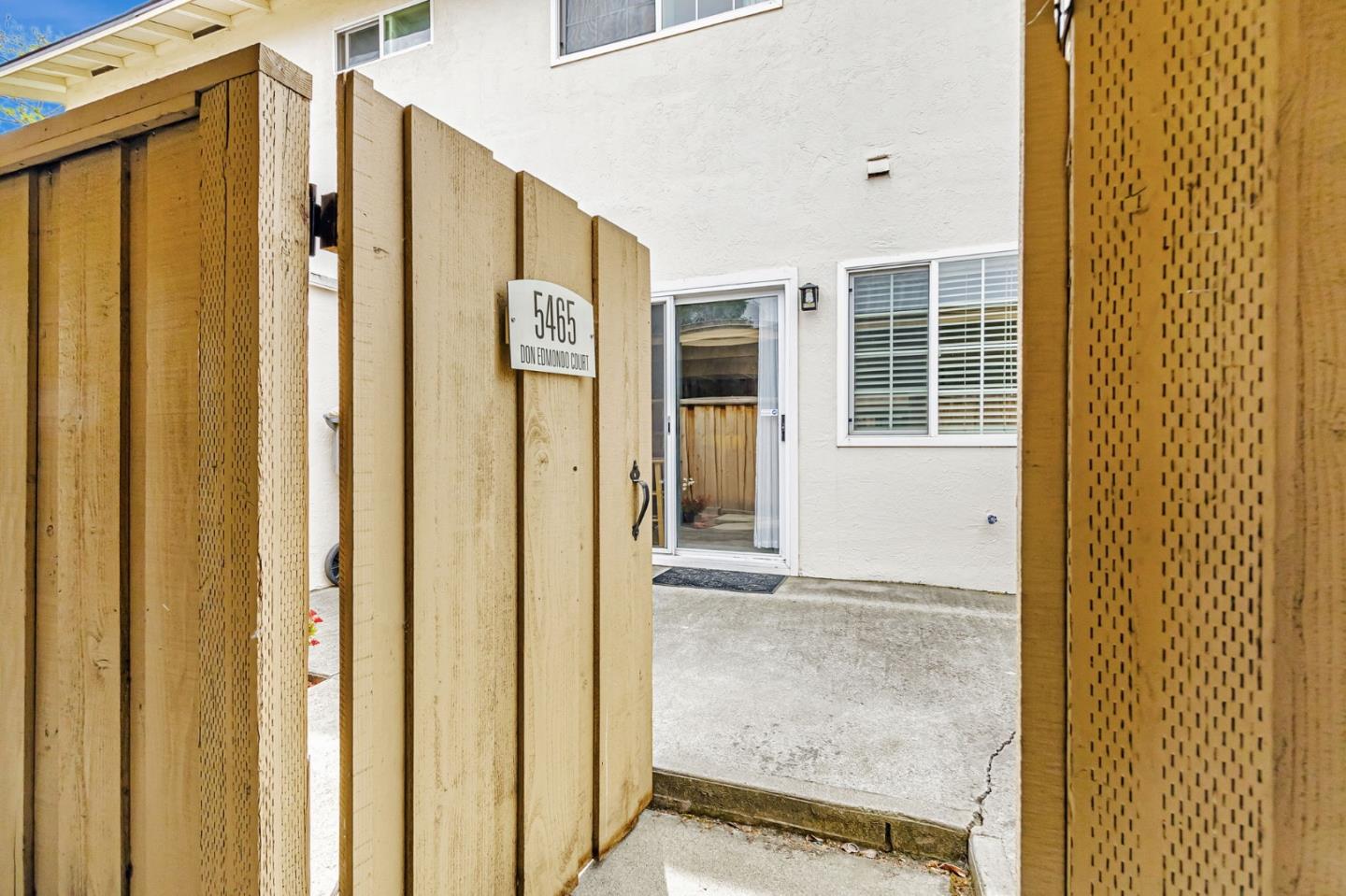 Detail Gallery Image 28 of 31 For 5465 Don Edmondo Ct, San Jose,  CA 95123 - 2 Beds | 1/1 Baths