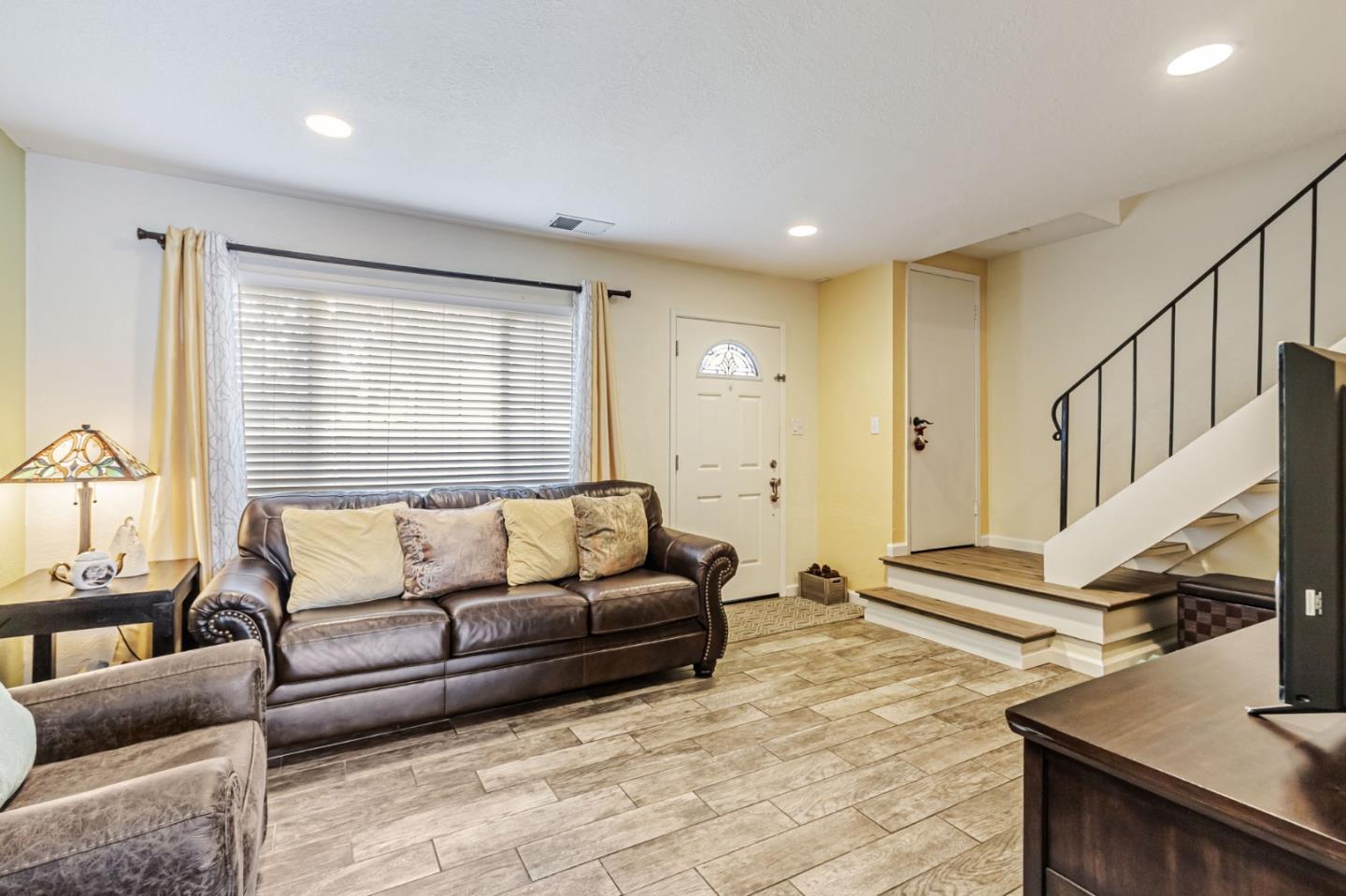 Detail Gallery Image 6 of 31 For 5465 Don Edmondo Ct, San Jose,  CA 95123 - 2 Beds | 1/1 Baths