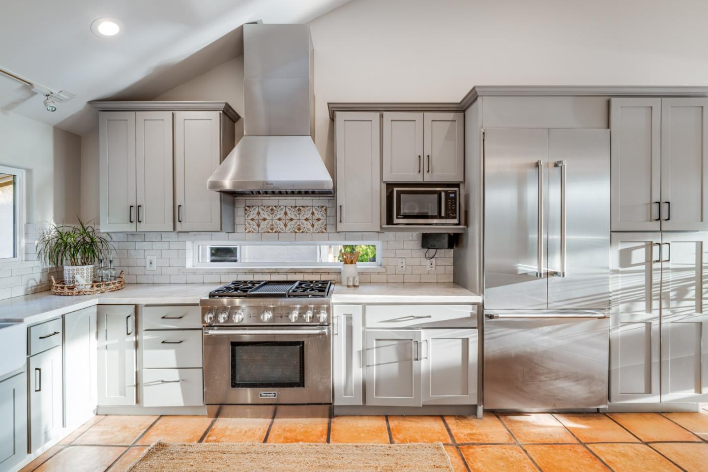 Detail Gallery Image 20 of 86 For 19445 Black Rd, Los Gatos,  CA 95033 - 4 Beds | 4 Baths