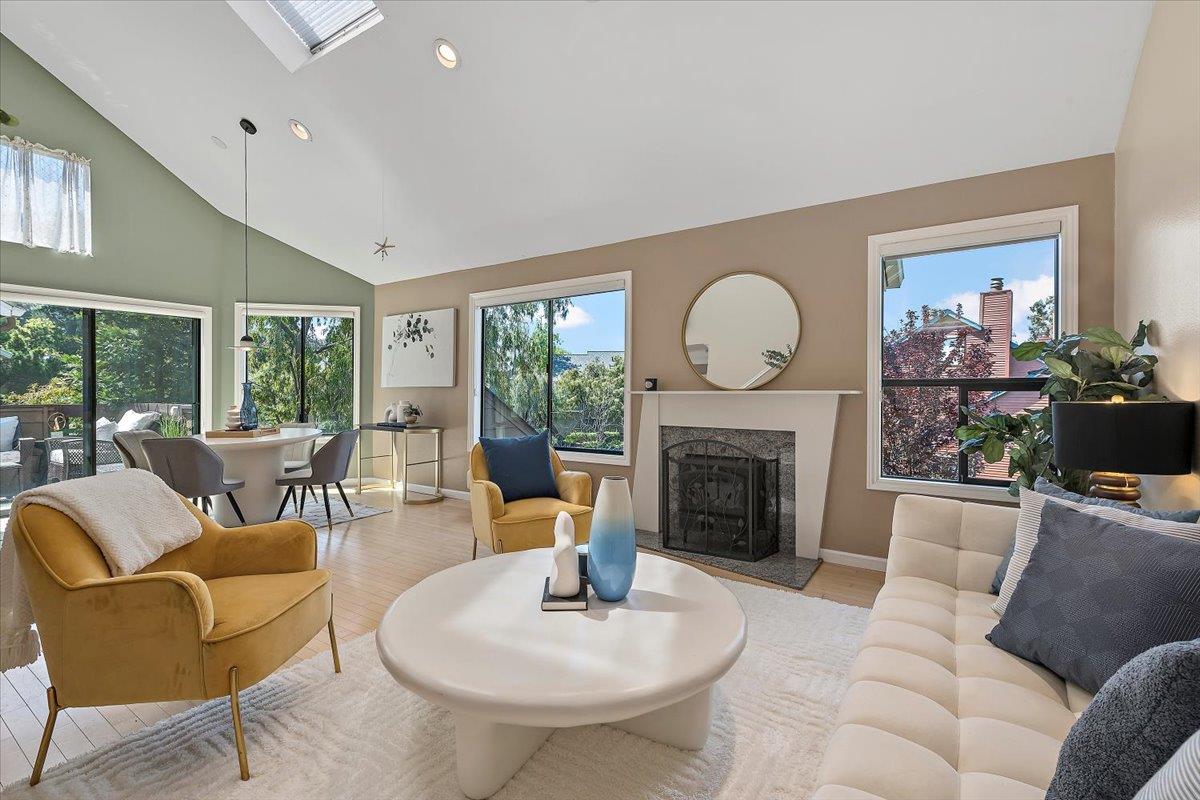 Detail Gallery Image 2 of 42 For 953 Shoreline Dr, San Mateo,  CA 94404 - 1 Beds | 2 Baths