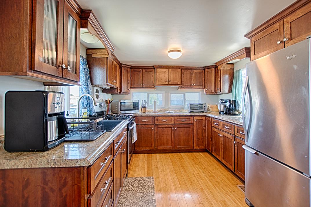 Detail Gallery Image 4 of 30 For 890 38th Ave #92,  Santa Cruz,  CA 95062 - 3 Beds | 2 Baths