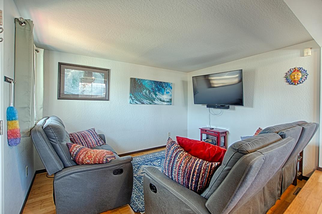 Detail Gallery Image 6 of 30 For 890 38th Ave #92,  Santa Cruz,  CA 95062 - 3 Beds | 2 Baths