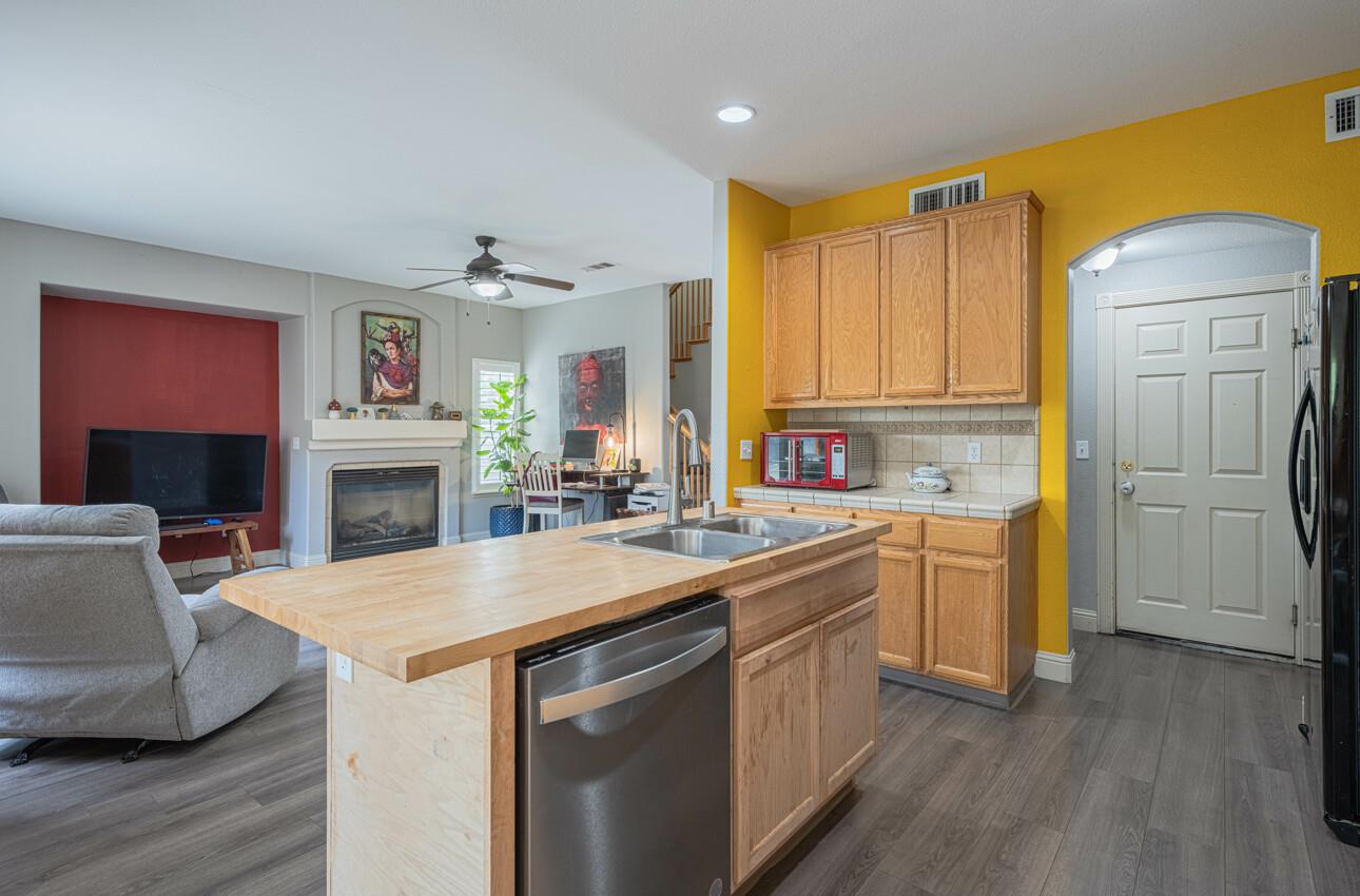 Detail Gallery Image 10 of 39 For 1416 San Rafael St, Los Banos,  CA 93635 - 6 Beds | 3/1 Baths