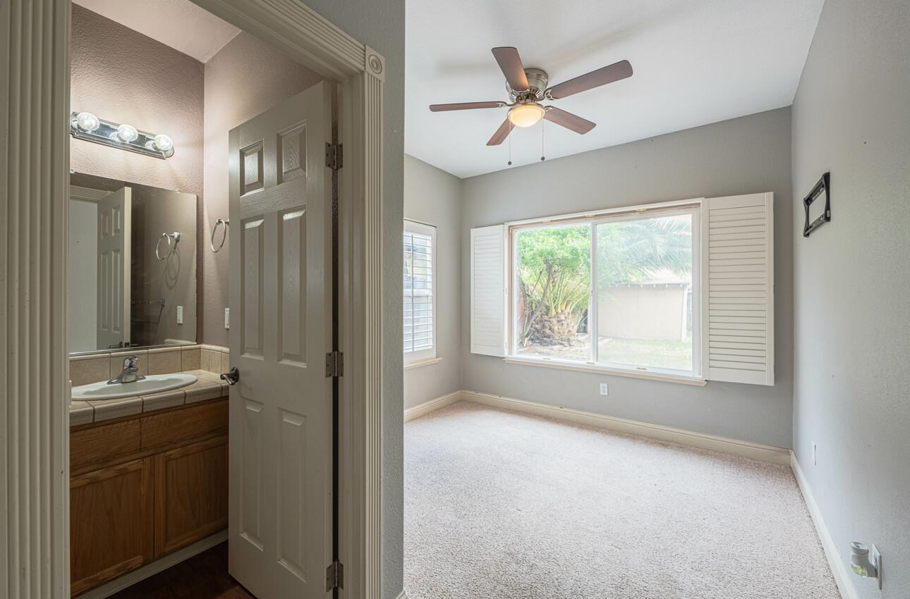 Detail Gallery Image 15 of 39 For 1416 San Rafael St, Los Banos,  CA 93635 - 6 Beds | 3/1 Baths
