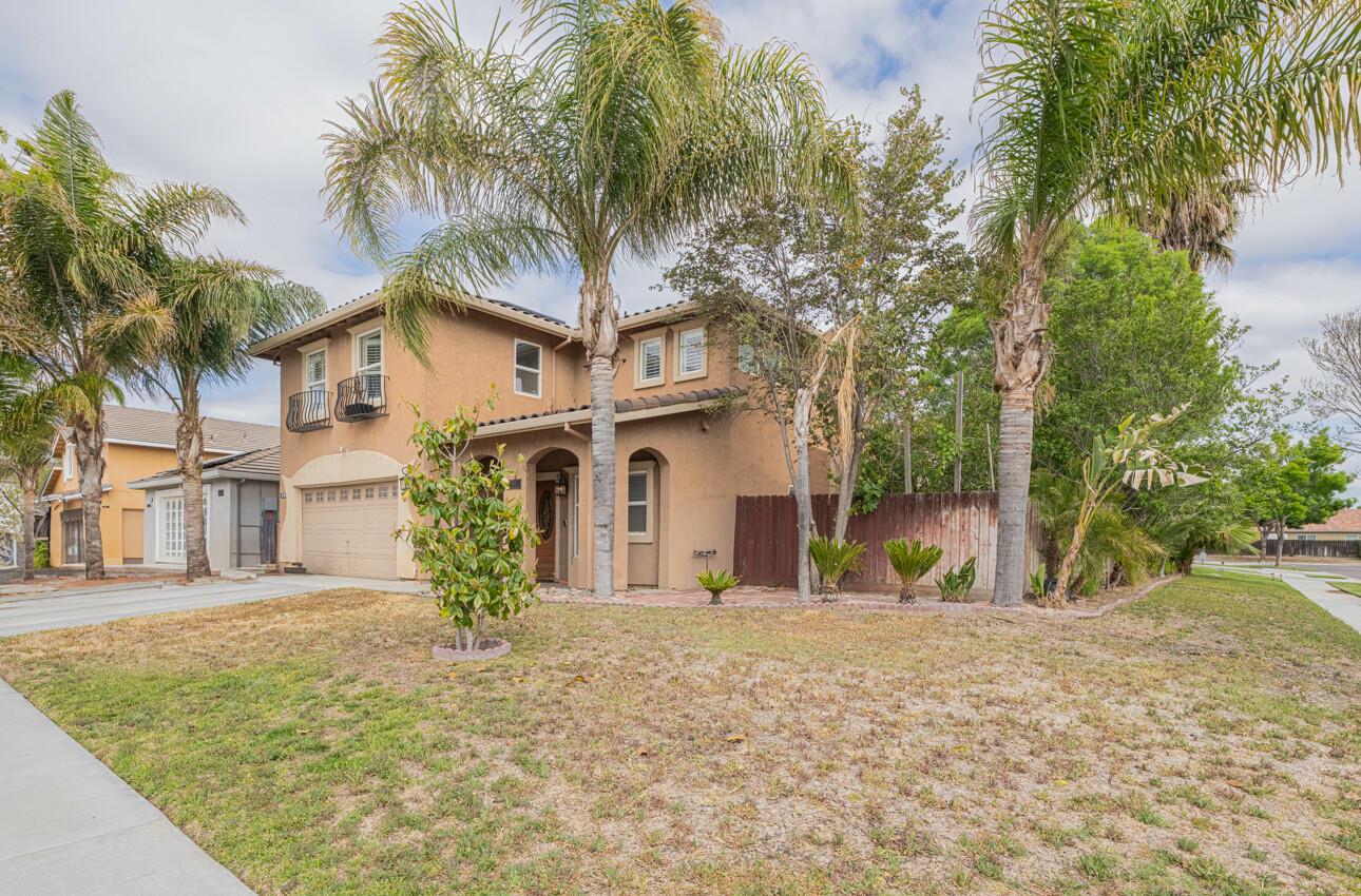 Detail Gallery Image 2 of 39 For 1416 San Rafael St, Los Banos,  CA 93635 - 6 Beds | 3/1 Baths