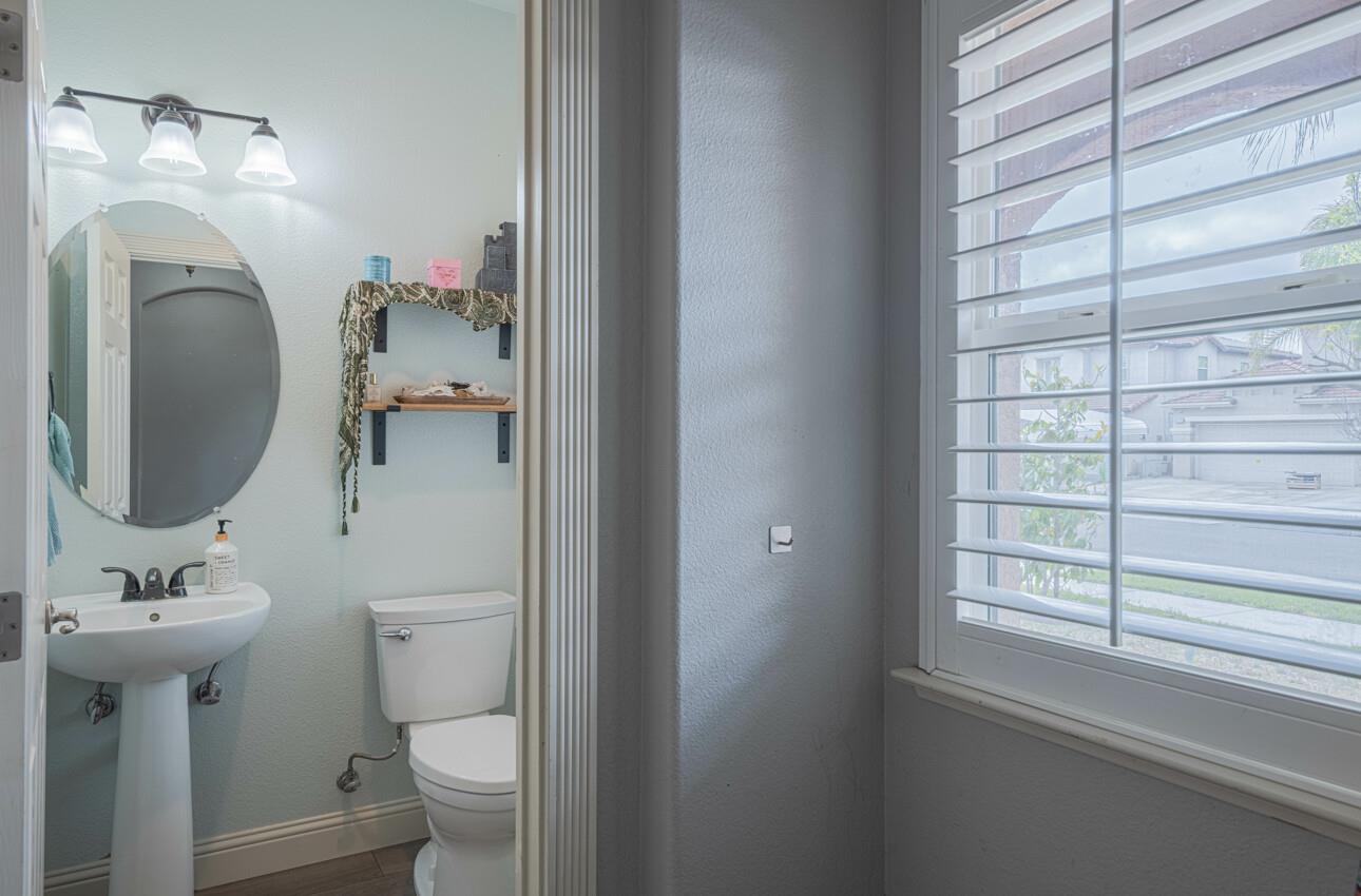 Detail Gallery Image 20 of 39 For 1416 San Rafael St, Los Banos,  CA 93635 - 6 Beds | 3/1 Baths