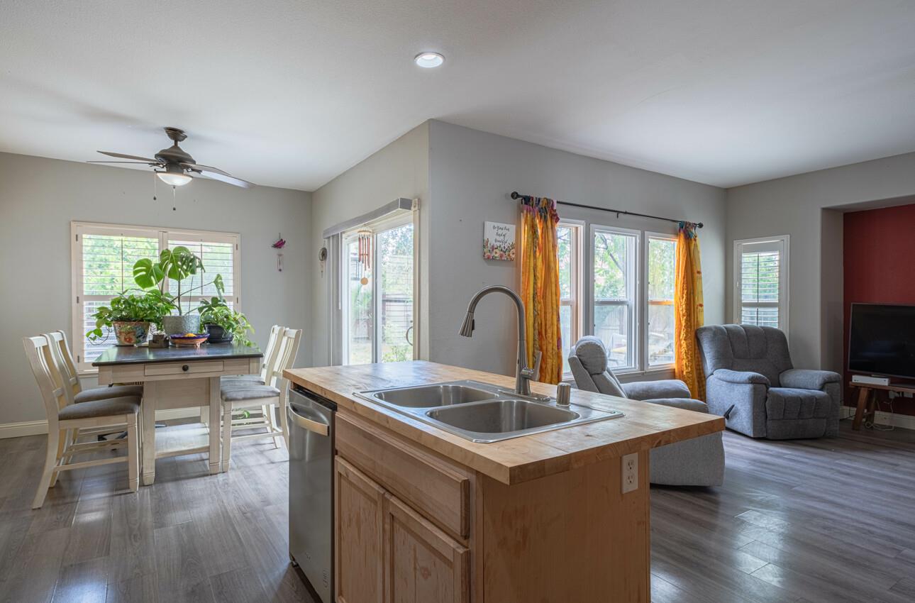 Detail Gallery Image 9 of 39 For 1416 San Rafael St, Los Banos,  CA 93635 - 6 Beds | 3/1 Baths