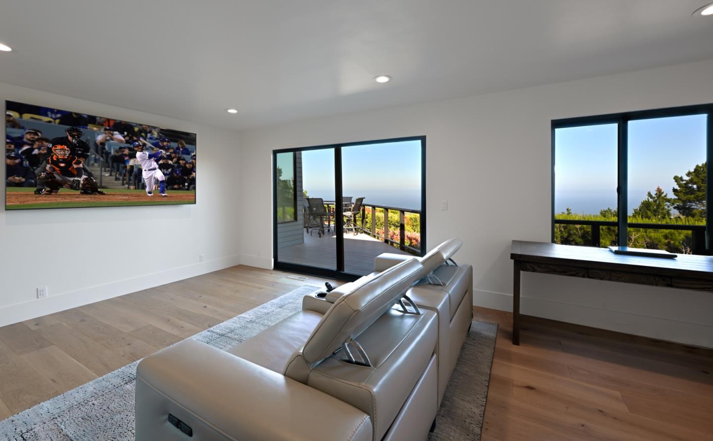 Detail Gallery Image 10 of 27 For 4013 Los Altos Dr, Pebble Beach,  CA 93953 - 3 Beds | 2/1 Baths
