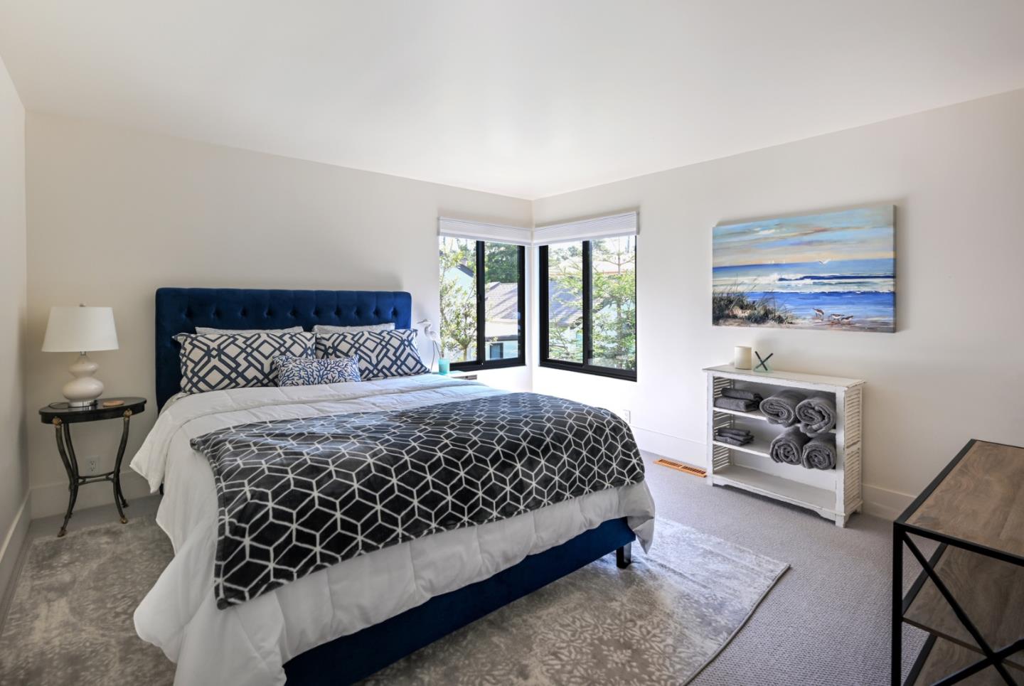 Detail Gallery Image 16 of 27 For 4013 Los Altos Dr, Pebble Beach,  CA 93953 - 3 Beds | 2/1 Baths