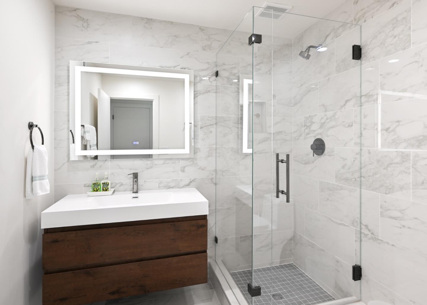 Detail Gallery Image 17 of 27 For 4013 Los Altos Dr, Pebble Beach,  CA 93953 - 3 Beds | 2/1 Baths