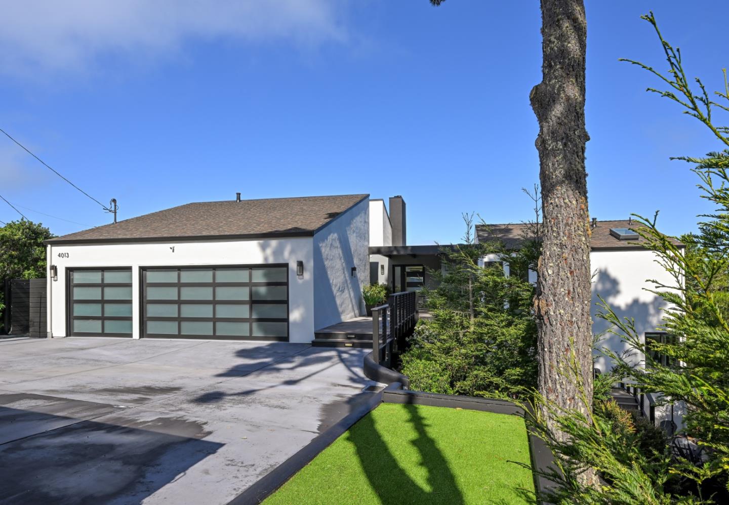 Detail Gallery Image 2 of 27 For 4013 Los Altos Dr, Pebble Beach,  CA 93953 - 3 Beds | 2/1 Baths