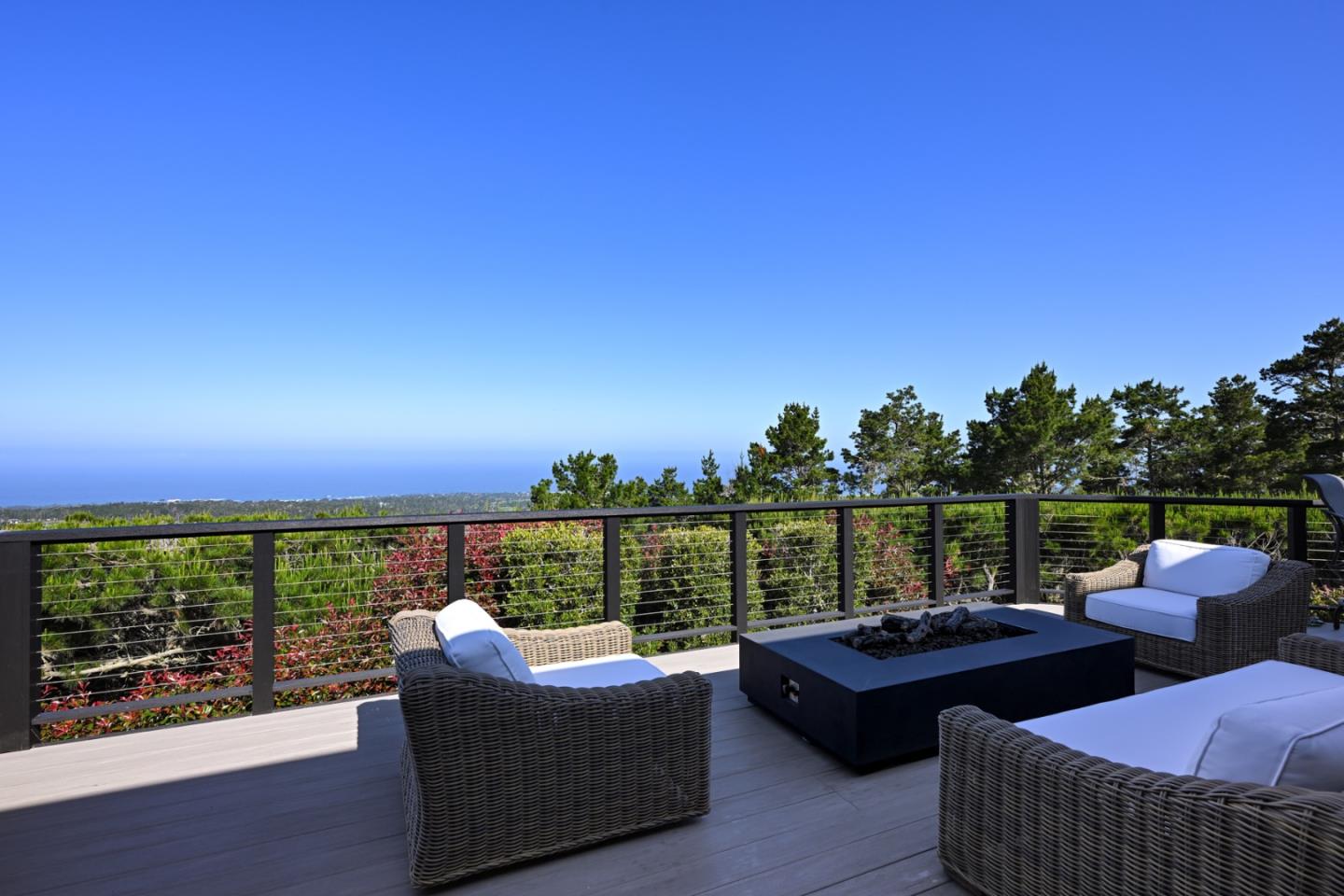 Detail Gallery Image 6 of 27 For 4013 Los Altos Dr, Pebble Beach,  CA 93953 - 3 Beds | 2/1 Baths
