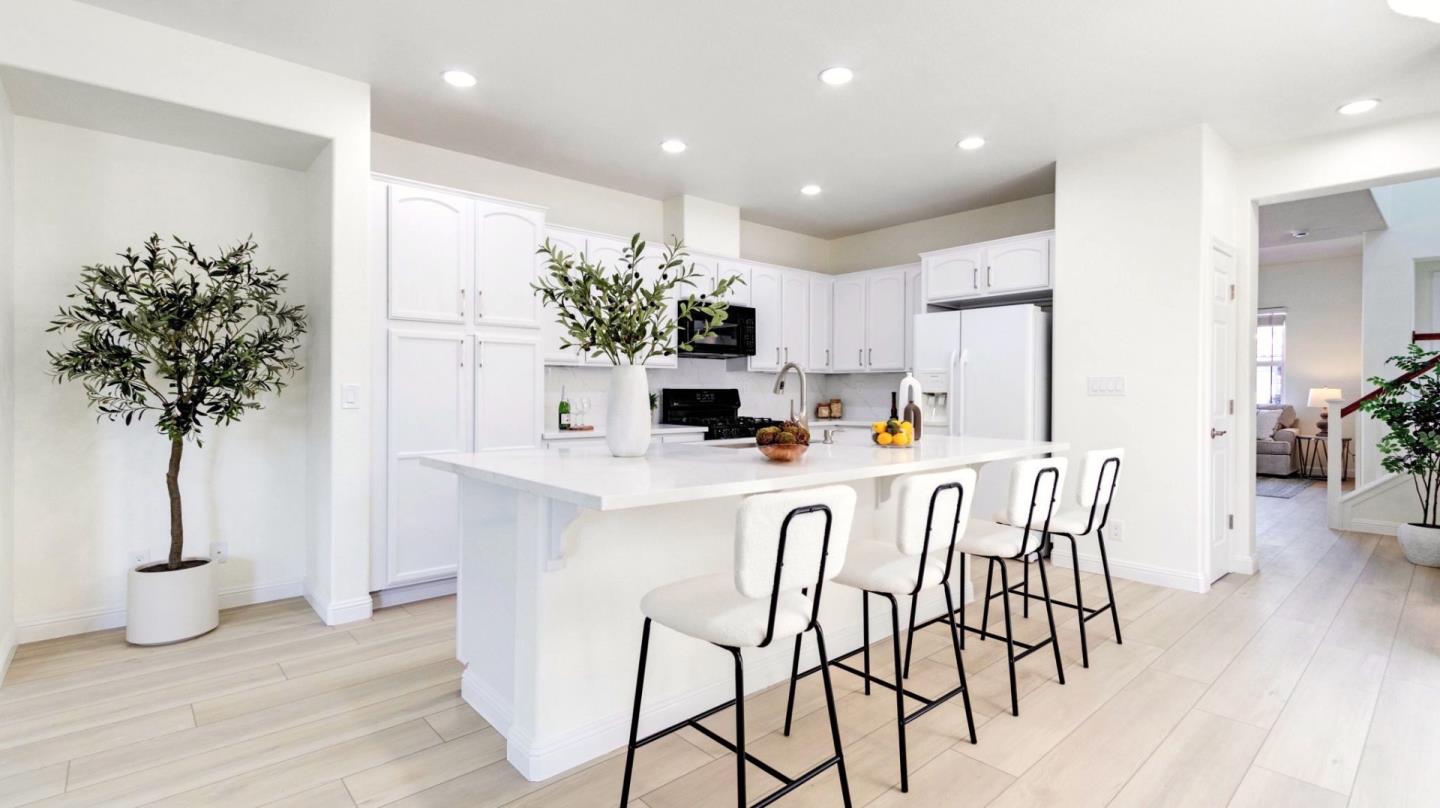 Detail Gallery Image 11 of 52 For 2760 Shellgate Cir, Hayward,  CA 94545 - 4 Beds | 2/1 Baths