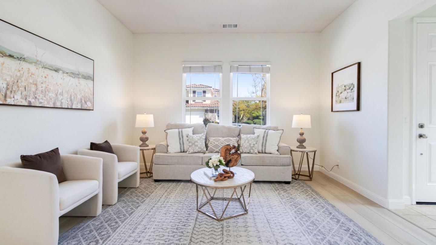 Detail Gallery Image 2 of 52 For 2760 Shellgate Cir, Hayward,  CA 94545 - 4 Beds | 2/1 Baths