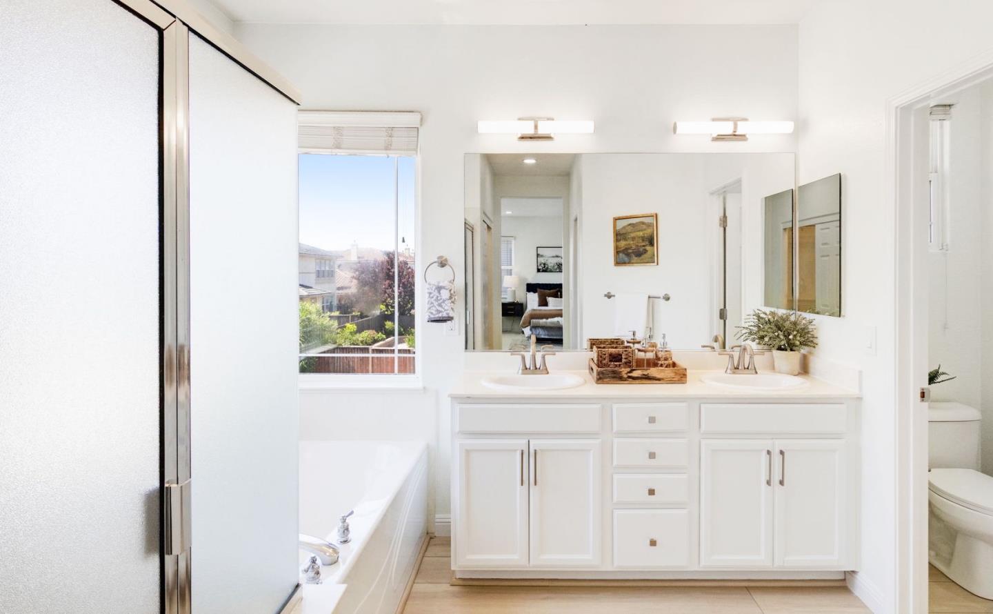 Detail Gallery Image 23 of 52 For 2760 Shellgate Cir, Hayward,  CA 94545 - 4 Beds | 2/1 Baths