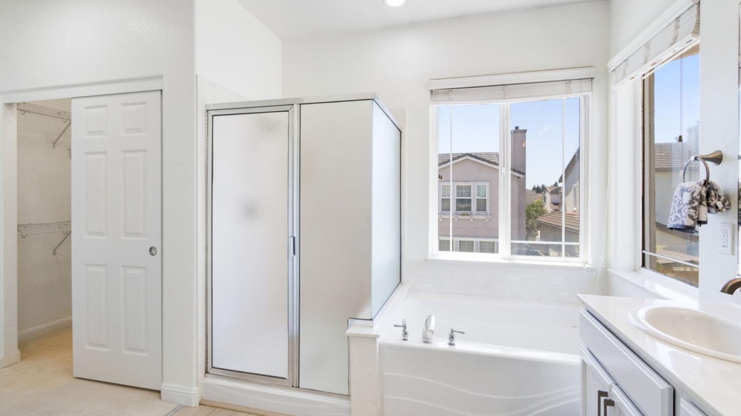 Detail Gallery Image 24 of 52 For 2760 Shellgate Cir, Hayward,  CA 94545 - 4 Beds | 2/1 Baths