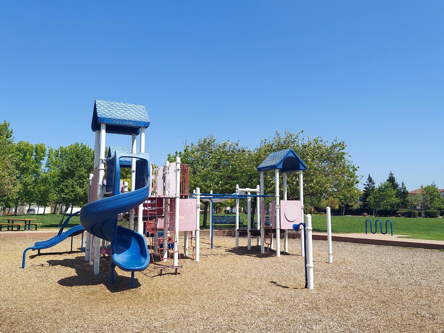 Detail Gallery Image 46 of 52 For 2760 Shellgate Cir, Hayward,  CA 94545 - 4 Beds | 2/1 Baths