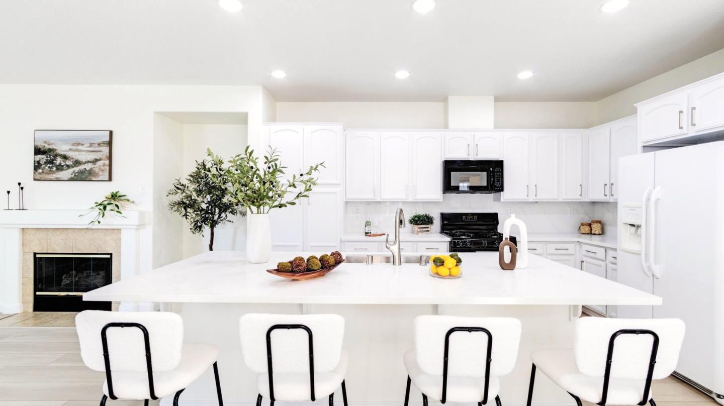 Detail Gallery Image 7 of 52 For 2760 Shellgate Cir, Hayward,  CA 94545 - 4 Beds | 2/1 Baths
