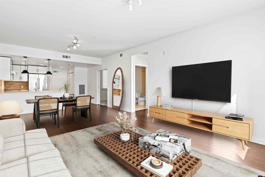 Detail Gallery Image 5 of 13 For 570 Innes Ave #203,  San Francisco,  CA 94124 - 1 Beds | 1 Baths