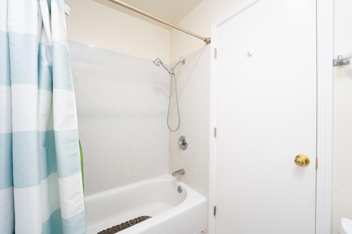 Detail Gallery Image 12 of 24 For 2755 Country Dr #140,  Fremont,  CA 94536 - 2 Beds | 1/1 Baths