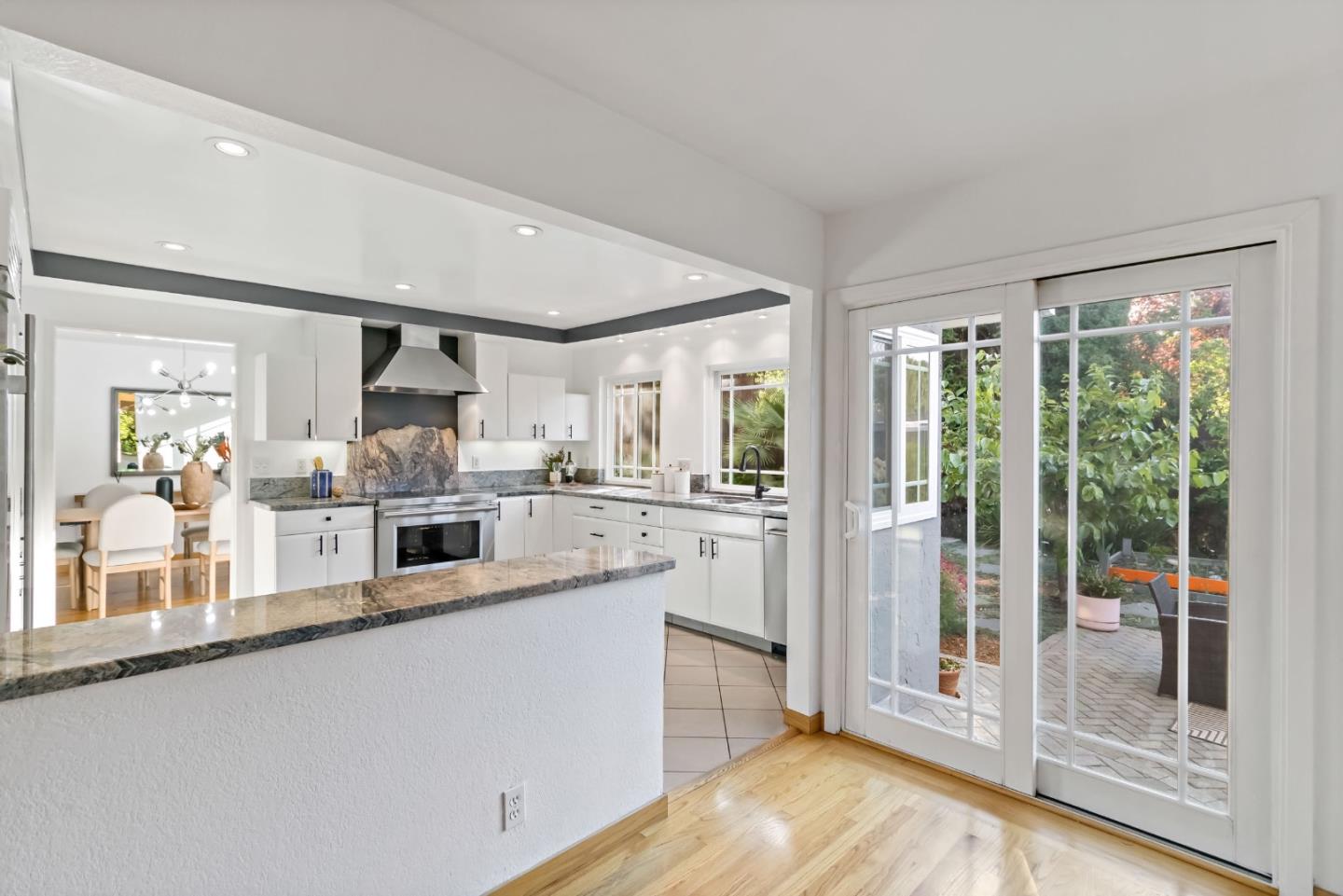 Detail Gallery Image 18 of 46 For 1830 Idyllwild Ave, Redwood City,  CA 94061 - 4 Beds | 2/1 Baths