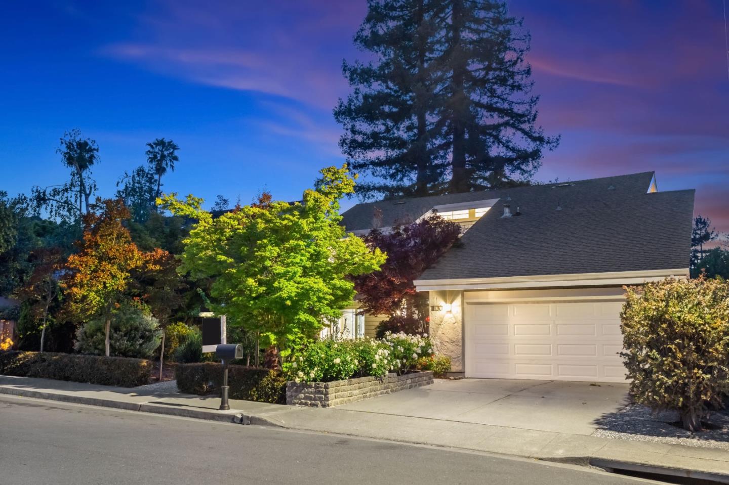 Detail Gallery Image 3 of 46 For 1830 Idyllwild Ave, Redwood City,  CA 94061 - 4 Beds | 2/1 Baths