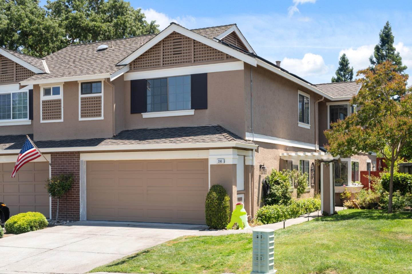 Detail Gallery Image 2 of 32 For 290 Bridgeside Cir, Danville,  CA 94506 - 4 Beds | 3 Baths