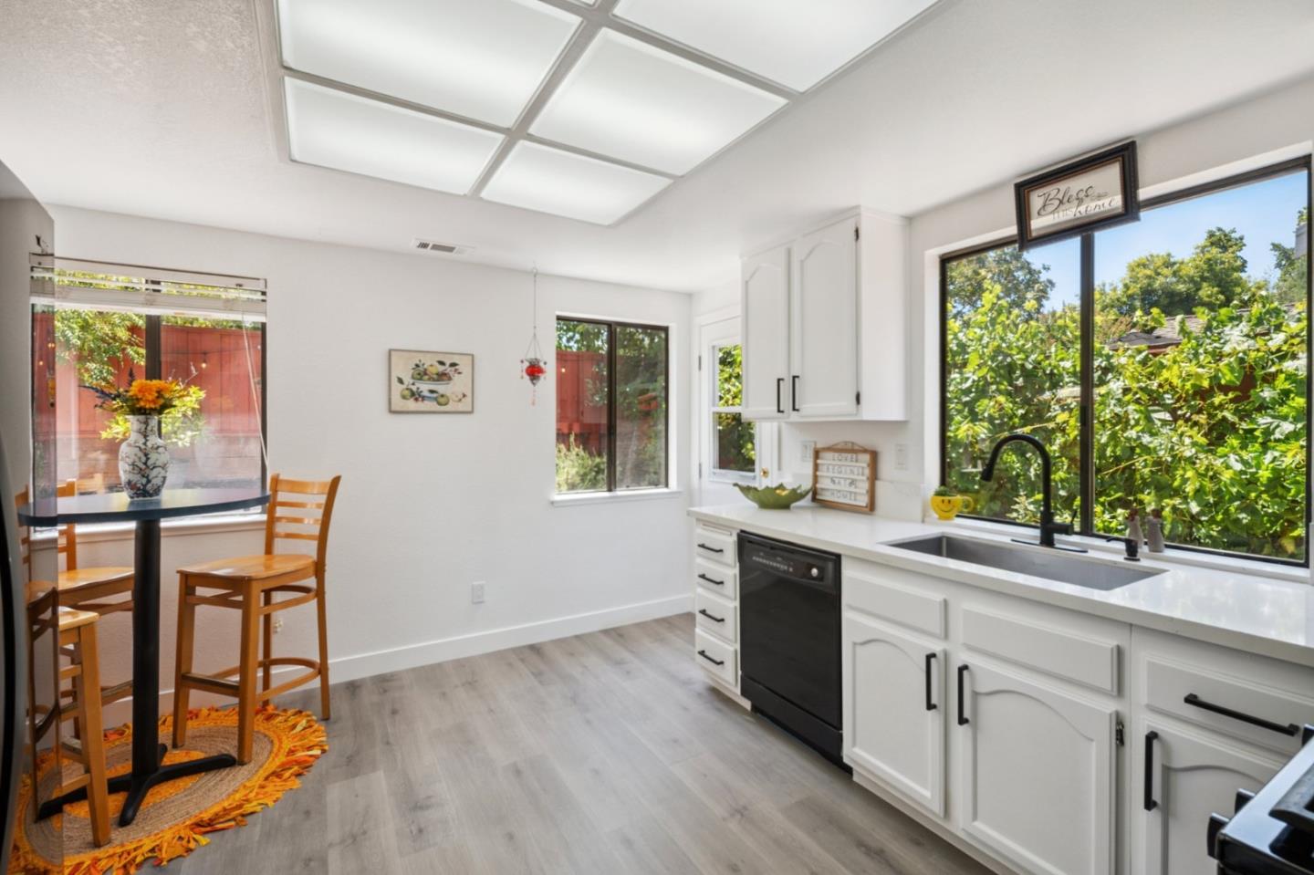 Detail Gallery Image 5 of 32 For 290 Bridgeside Cir, Danville,  CA 94506 - 4 Beds | 3 Baths
