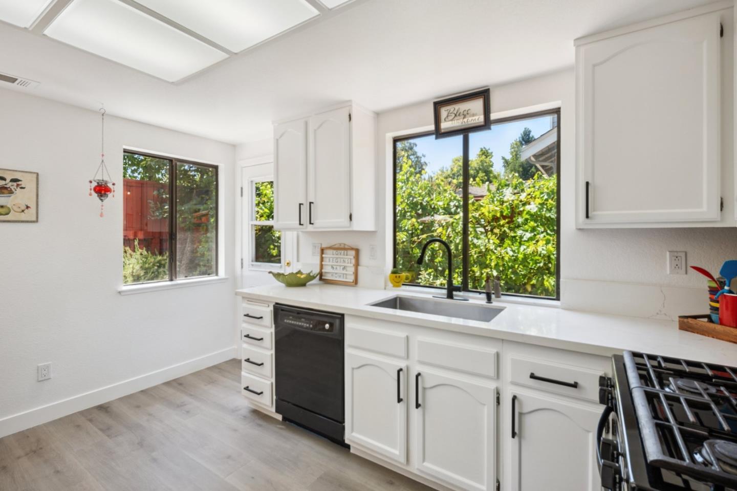 Detail Gallery Image 6 of 32 For 290 Bridgeside Cir, Danville,  CA 94506 - 4 Beds | 3 Baths