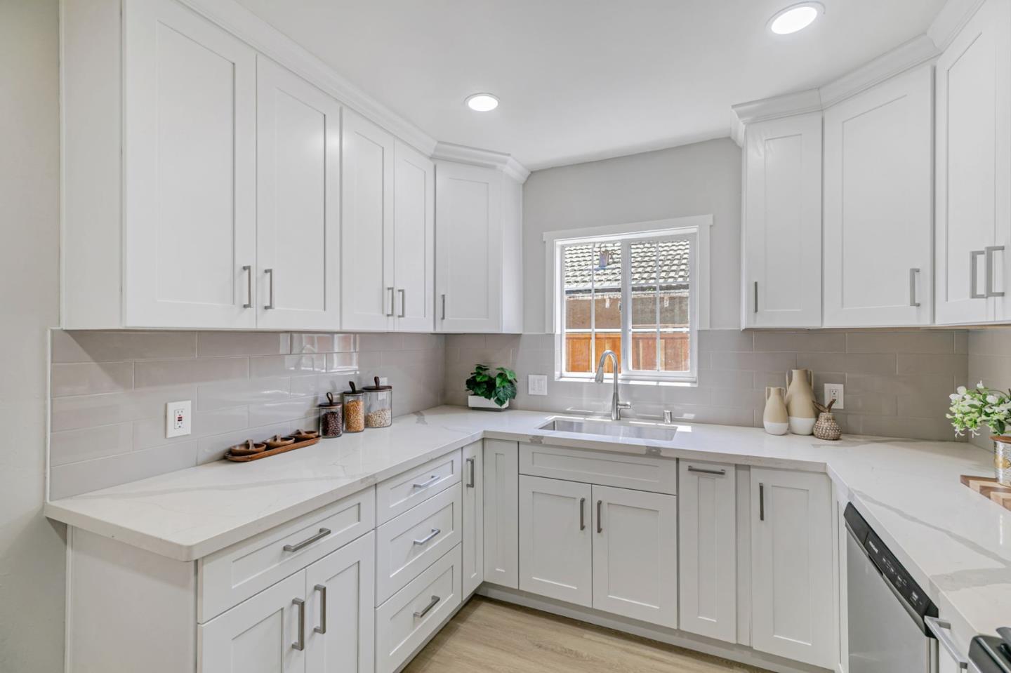 Detail Gallery Image 11 of 44 For 197 S 24th St, San Jose,  CA 95116 - 3 Beds | 1 Baths