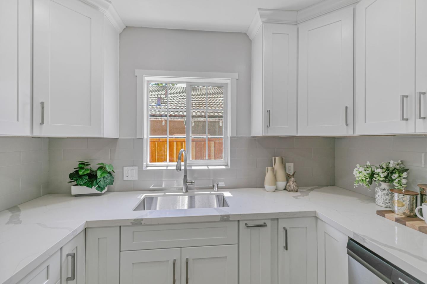 Detail Gallery Image 12 of 44 For 197 S 24th St, San Jose,  CA 95116 - 3 Beds | 1 Baths