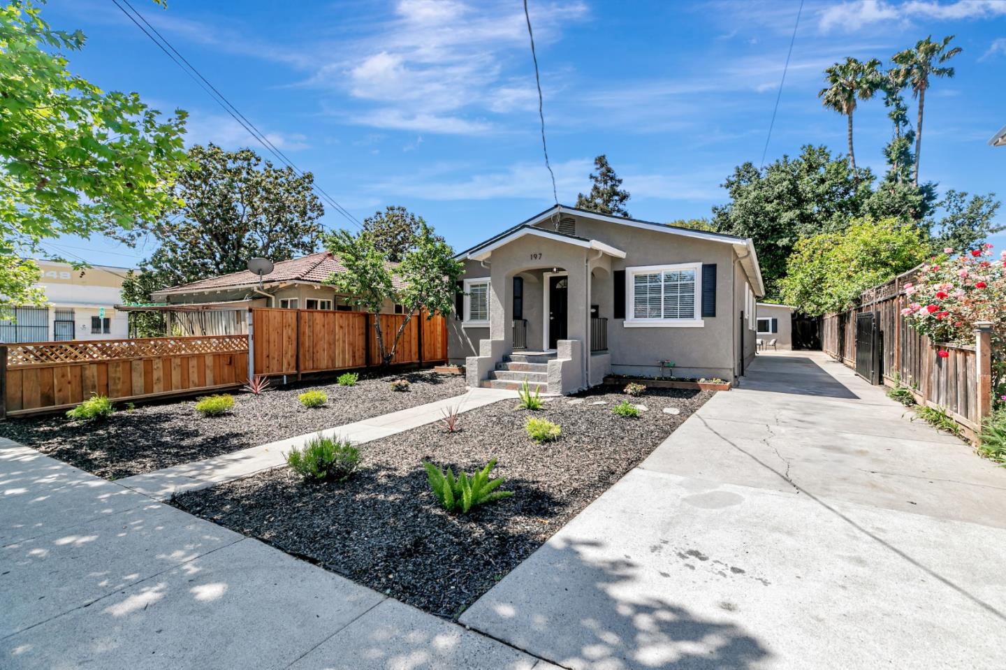 Detail Gallery Image 2 of 44 For 197 S 24th St, San Jose,  CA 95116 - 3 Beds | 1 Baths