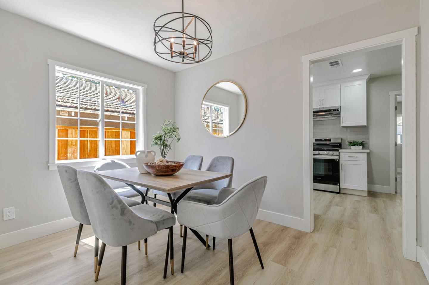 Detail Gallery Image 8 of 44 For 197 S 24th St, San Jose,  CA 95116 - 3 Beds | 1 Baths