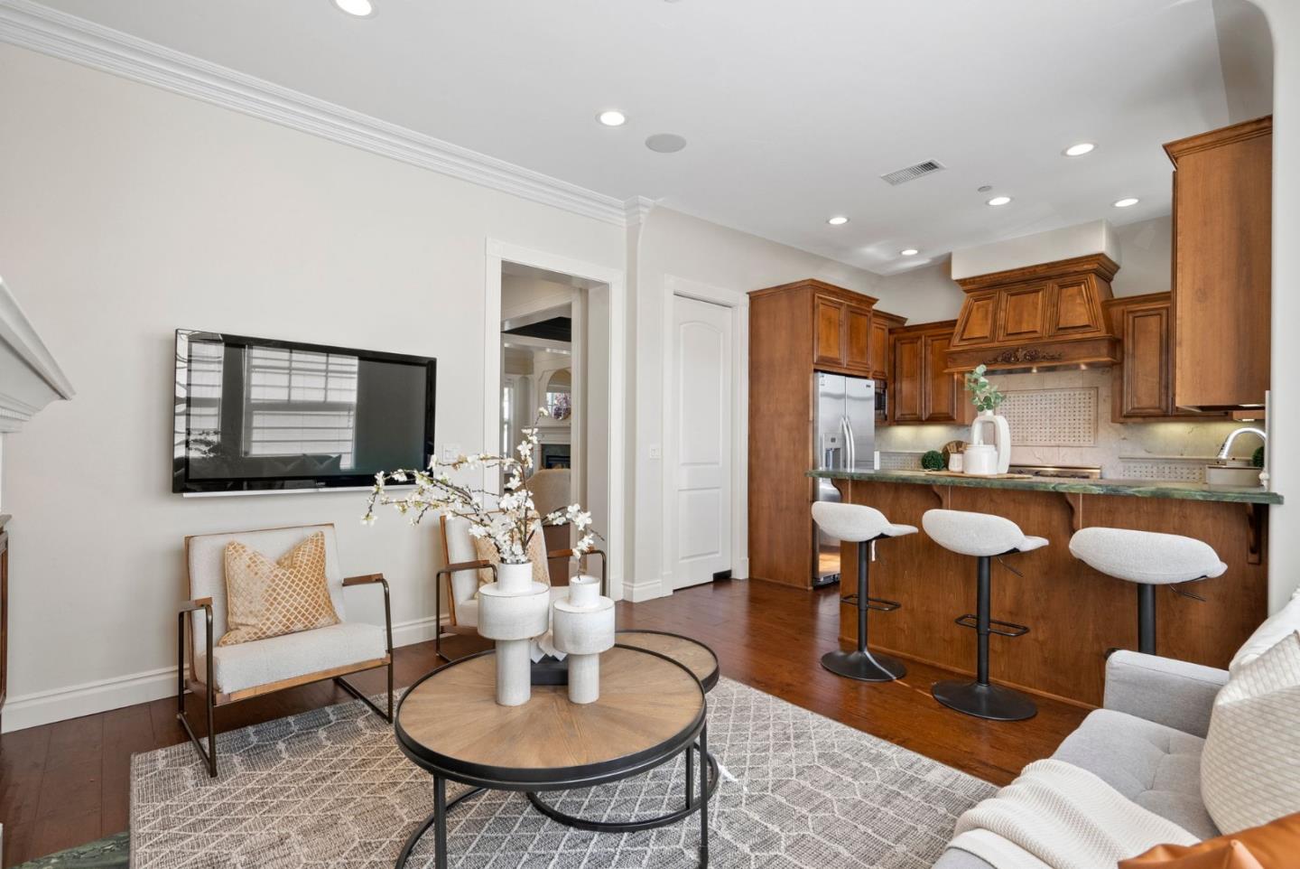 Detail Gallery Image 11 of 58 For 780 Nirasa Ln, San Jose,  CA 95125 - 4 Beds | 3/1 Baths