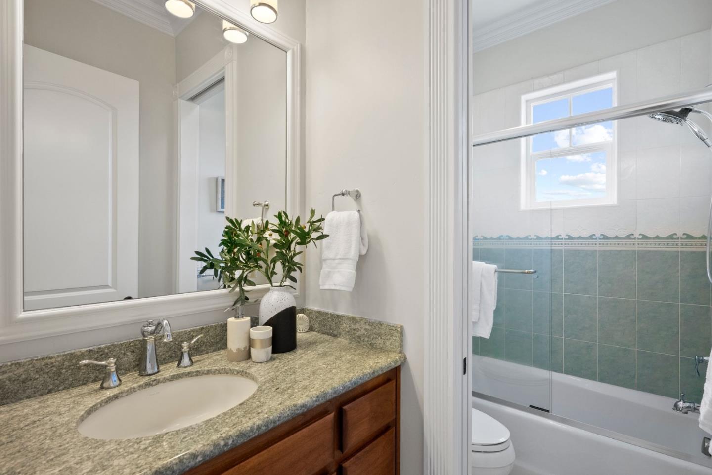 Detail Gallery Image 29 of 58 For 780 Nirasa Ln, San Jose,  CA 95125 - 4 Beds | 3/1 Baths