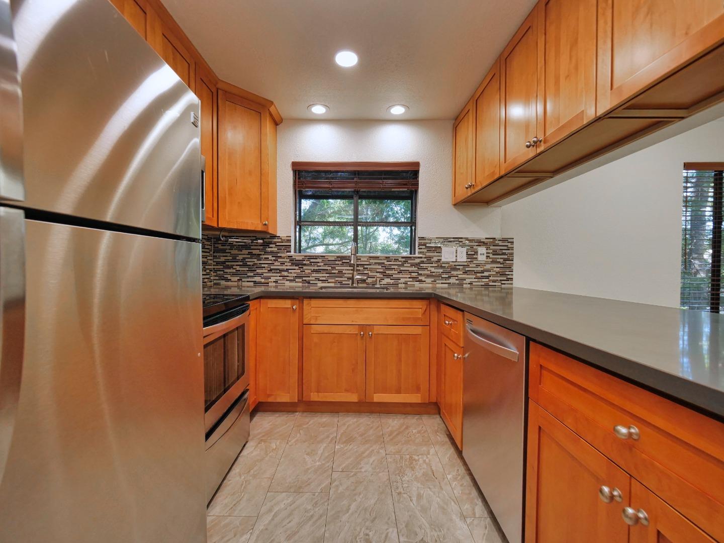 Detail Gallery Image 1 of 74 For 471 Northlake Dr #47,  San Jose,  CA 95117 - 1 Beds | 1 Baths