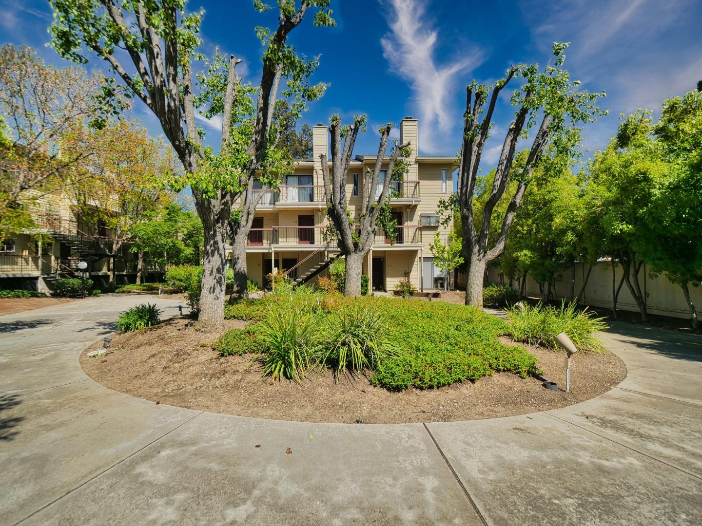 Detail Gallery Image 35 of 74 For 471 Northlake Dr #47,  San Jose,  CA 95117 - 1 Beds | 1 Baths