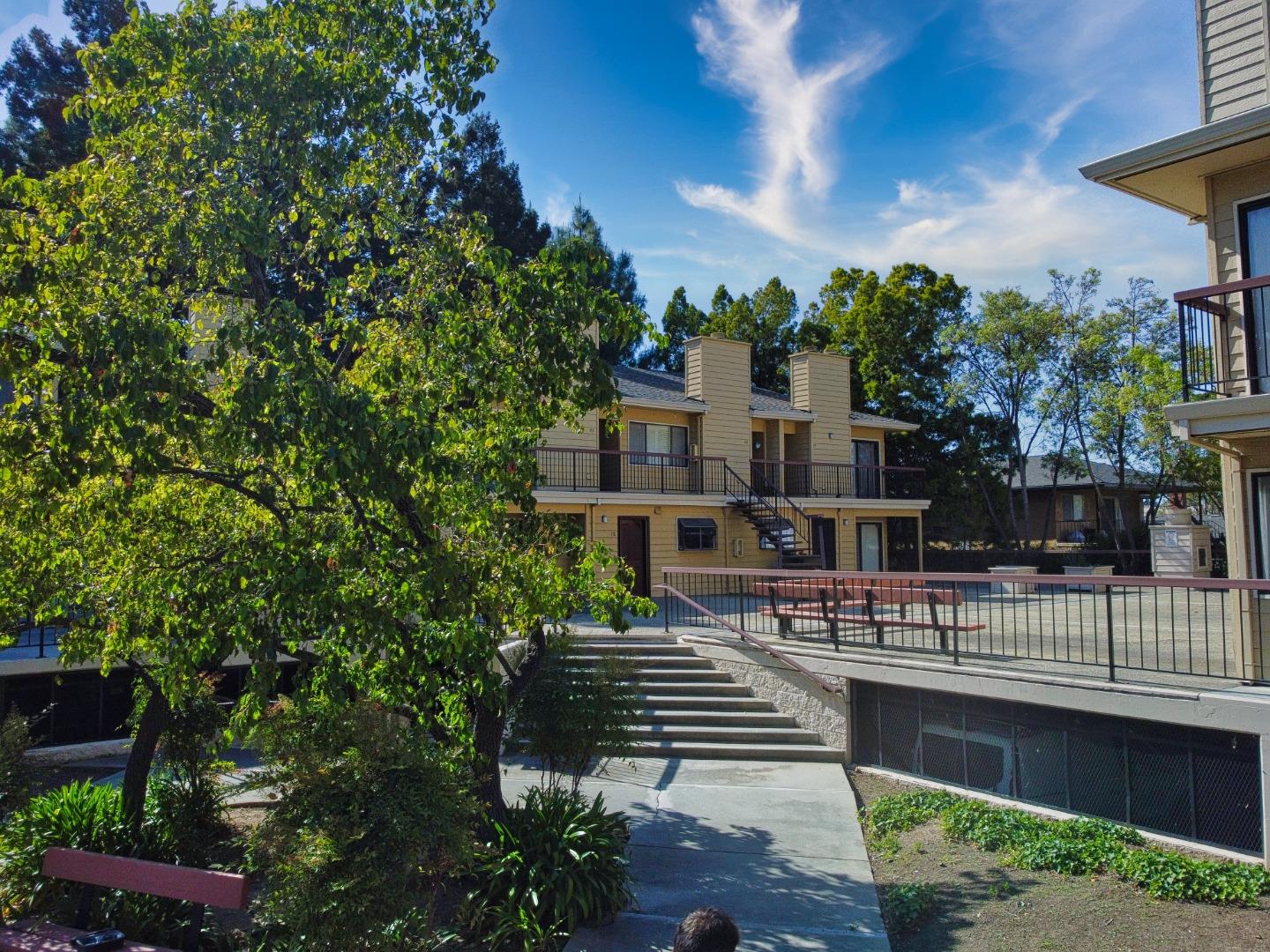 Detail Gallery Image 50 of 74 For 471 Northlake Dr #47,  San Jose,  CA 95117 - 1 Beds | 1 Baths