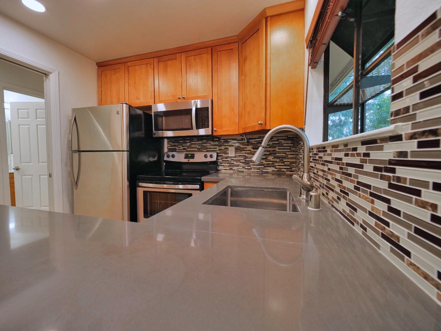 Detail Gallery Image 6 of 74 For 471 Northlake Dr #47,  San Jose,  CA 95117 - 1 Beds | 1 Baths