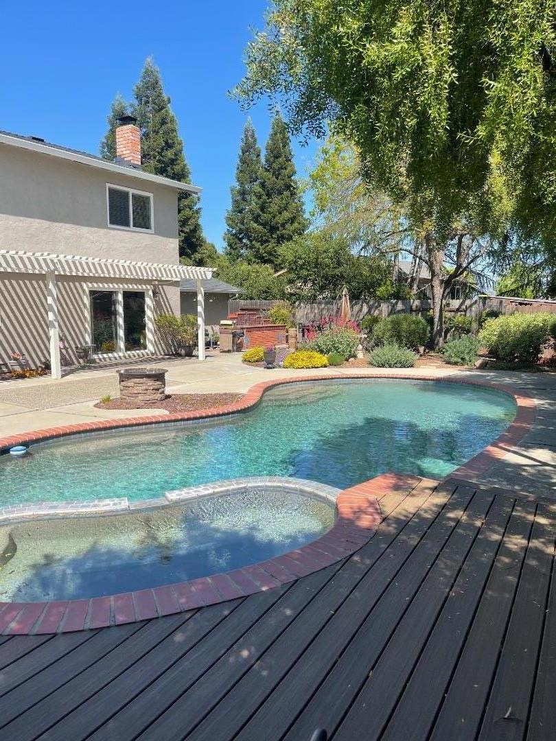 Detail Gallery Image 11 of 13 For 1430 Welburn Ave, Gilroy,  CA 95020 - 5 Beds | 3 Baths