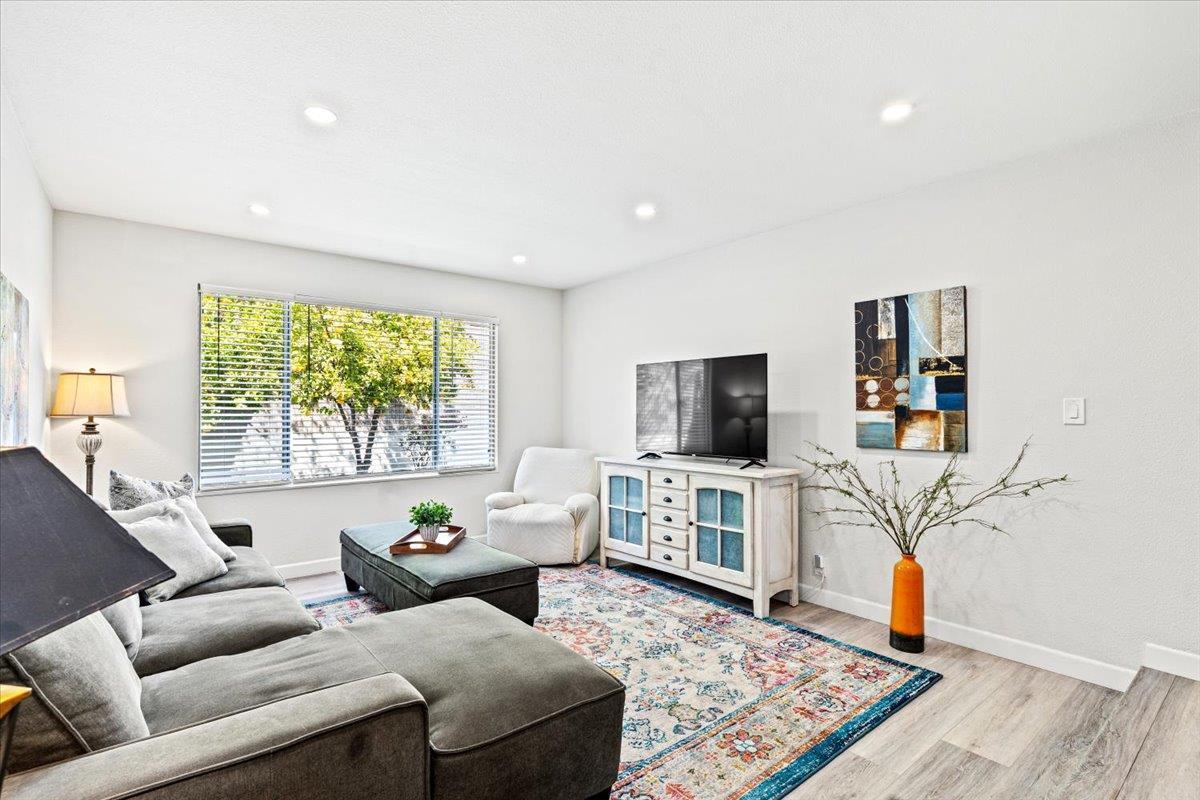 Detail Gallery Image 11 of 23 For 5856 Erskine Ct, San Jose,  CA 95123 - 4 Beds | 2 Baths